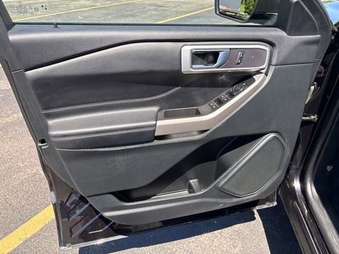 Used 2024 Ford Explorer XLT w/ Equipment Group 202A AWD/4WD image 21