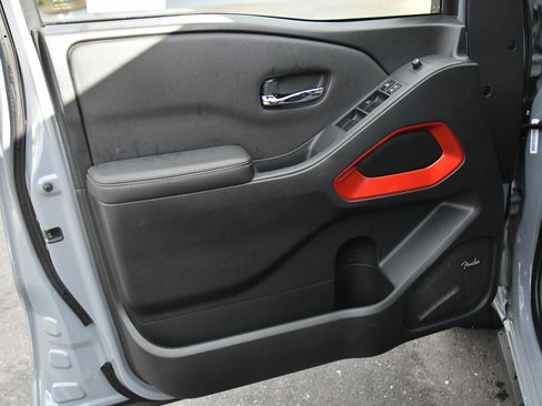 Used 2023 Nissan Frontier Pro-X w/ Pro-X Premium Package image 13