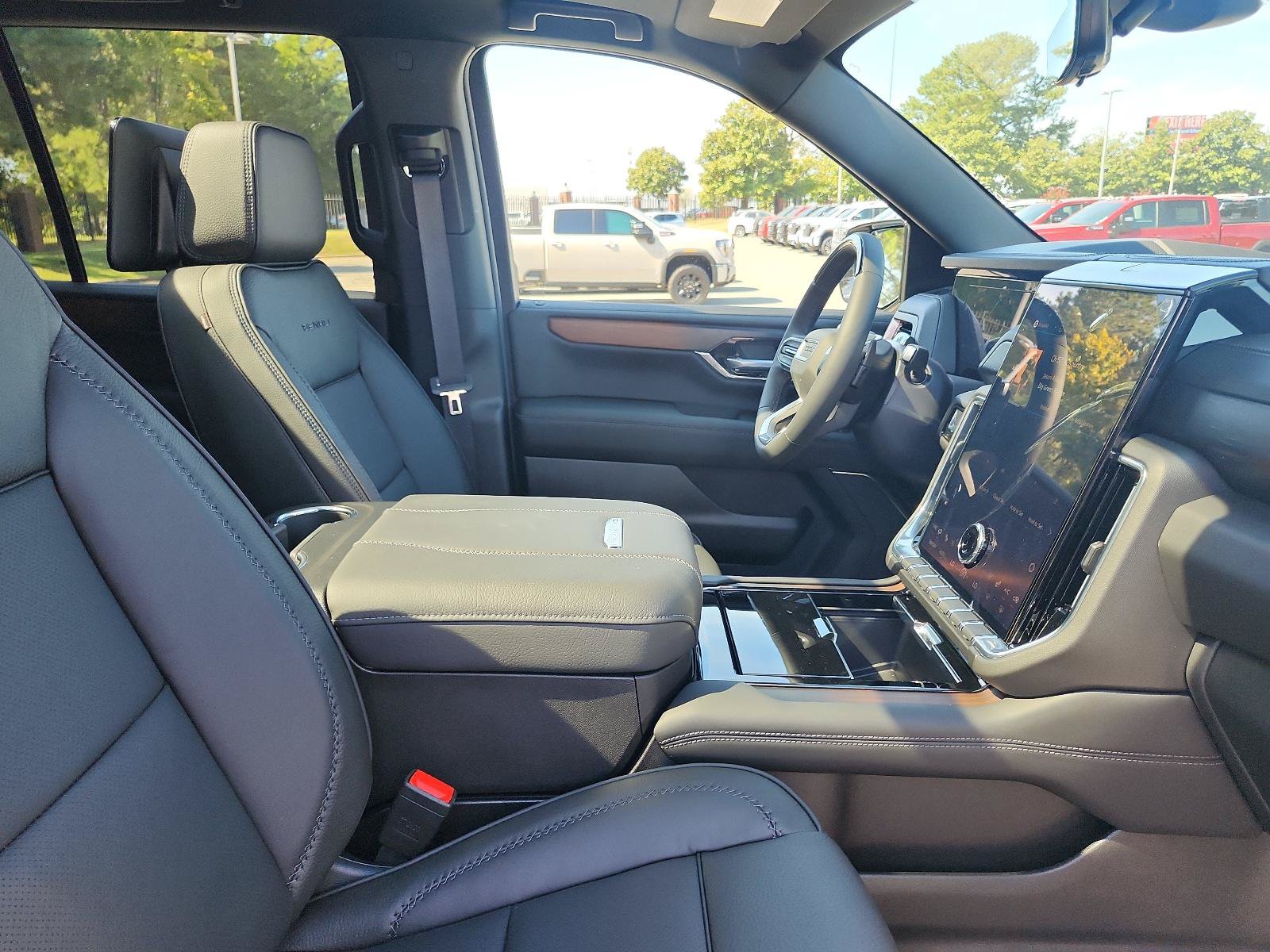 New 2027 GMC Yukon Denali w/ Denali Reserve Package AWD/4WD image 6