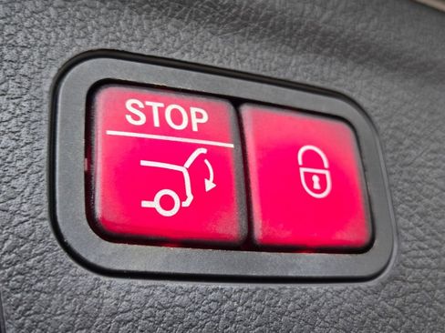 Used 2020 Mercedes-Benz GLE 350 4MATIC image 24