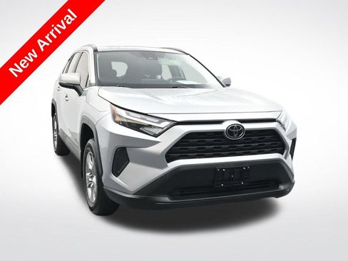 Used 2025 Toyota RAV4 XLE w/ Convenience Package FWD image 1