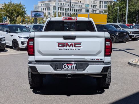 Used 2025 GMC Canyon AT4 w/ AT4X Package AWD/4WD image 4