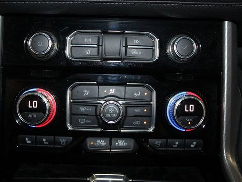 Used 2022 GMC Yukon Denali AWD/4WD image 29