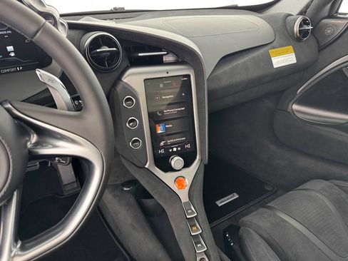 Used 2026 McLaren 750S RWD image 20