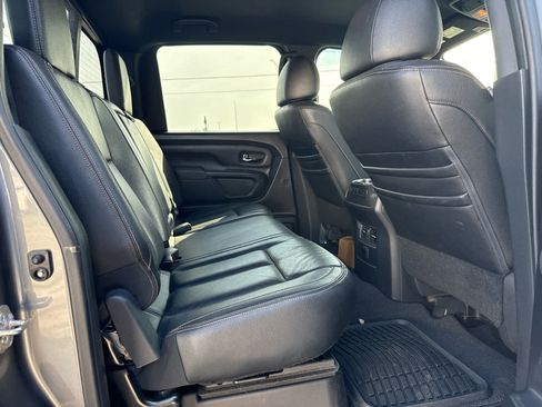 Used 2018 Nissan Titan SL w/ Midnight Edition AWD/4WD image 8