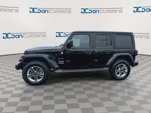 Used 2022 Jeep Wrangler Unlimited Sahara w/ Cold Weather Group AWD/4WD image 5