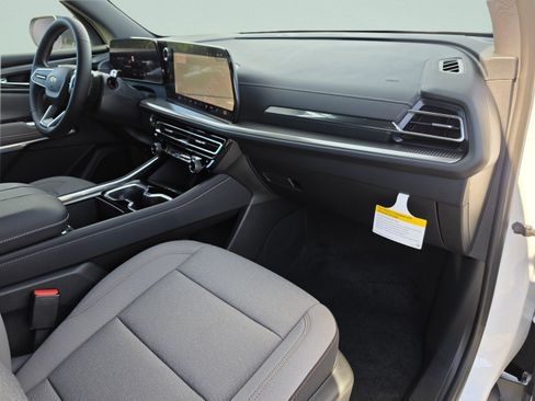 New 2027 Chevrolet Traverse LT w/ Driver Confidence Package FWD image 17