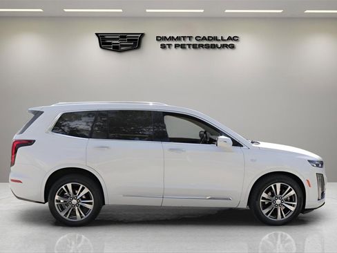 Used 2021 Cadillac XT6 Premium Luxury image 6