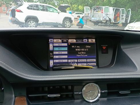 Used 2014 Lexus ES 350 w/ Luxury Package FWD image 24
