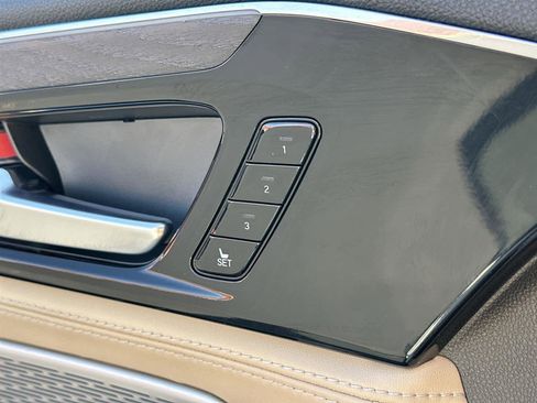 Used 2023 Acura MDX SH-AWD w/ Advance Package image 30