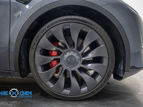 Used 2023 Tesla Model Y Performance image 39