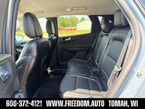 Used 2025 Ford Escape Platinum AWD/4WD image 24