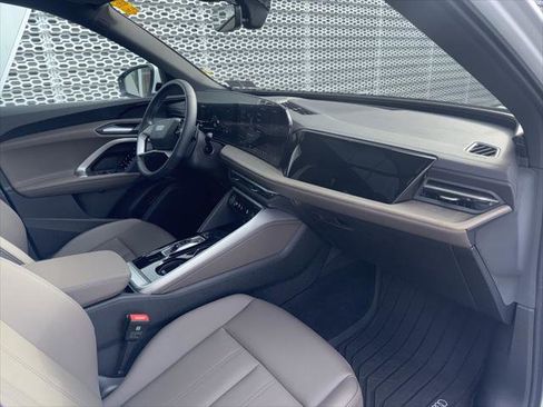 Used 2025 Audi Q5 Premium w/ Convenience Package AWD/4WD image 6