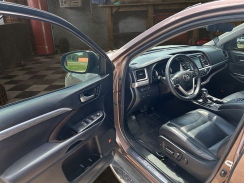 Used 2018 Toyota Highlander Limited FWD image 20
