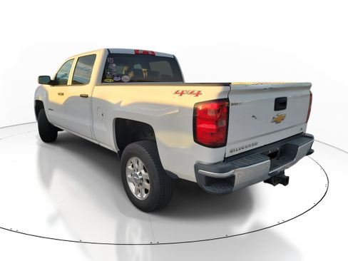 Used 2015 Chevrolet Silverado 2500 LT w/ LT Convenience Package image 6