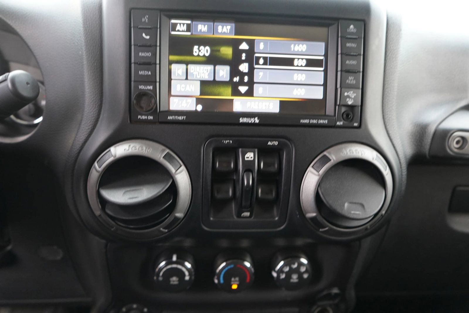Used 2015 Jeep Wrangler Unlimited Sport AWD/4WD image 12