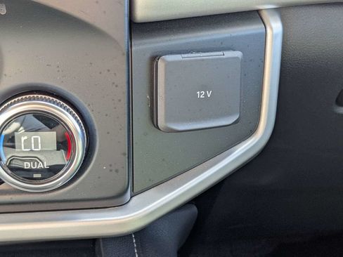 Used 2024 Ford Expedition XLT AWD/4WD image 23