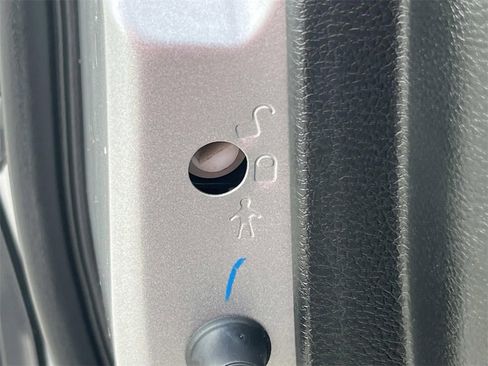 Used 2024 RAM 1500 Laramie image 14