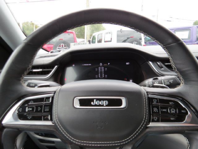 Used 2023 Jeep Grand Cherokee Overland w/ Adv Protech Group III AWD/4WD image 24