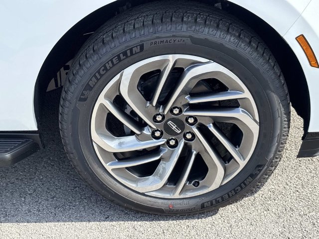 New 2026 Lincoln Navigator Premiere AWD/4WD image 9