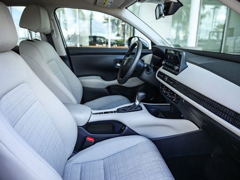 Used 2025 Honda HR-V LX image 21