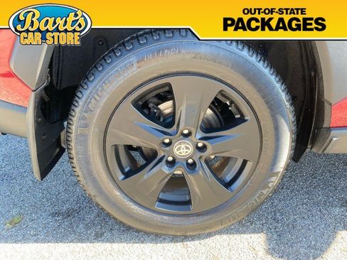 Used 2021 Toyota RAV4 XLE w/ XLE Grade Weather Package AWD/4WD image 7