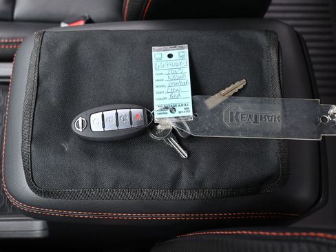 Used 2023 Nissan Frontier PRO-4X w/ Pro-4X Premium Package image 19