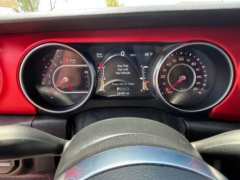 Used 2019 Jeep Wrangler Unlimited Rubicon AWD/4WD image 13