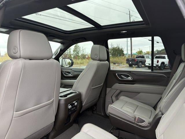 Used 2023 GMC Yukon SLT w/ SLT Luxury Package RWD image 25
