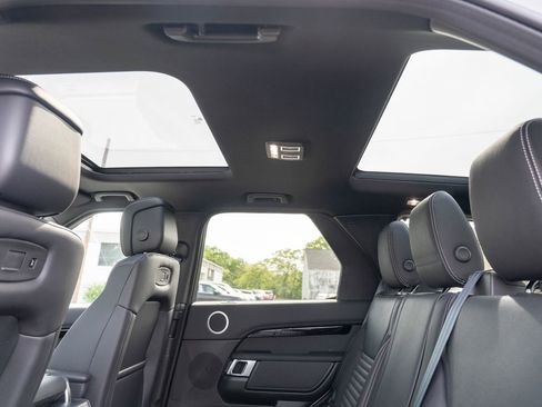 New 2025 Land Rover Discovery S image 21