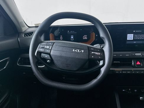 Used 2025 Kia K4 LXS image 18
