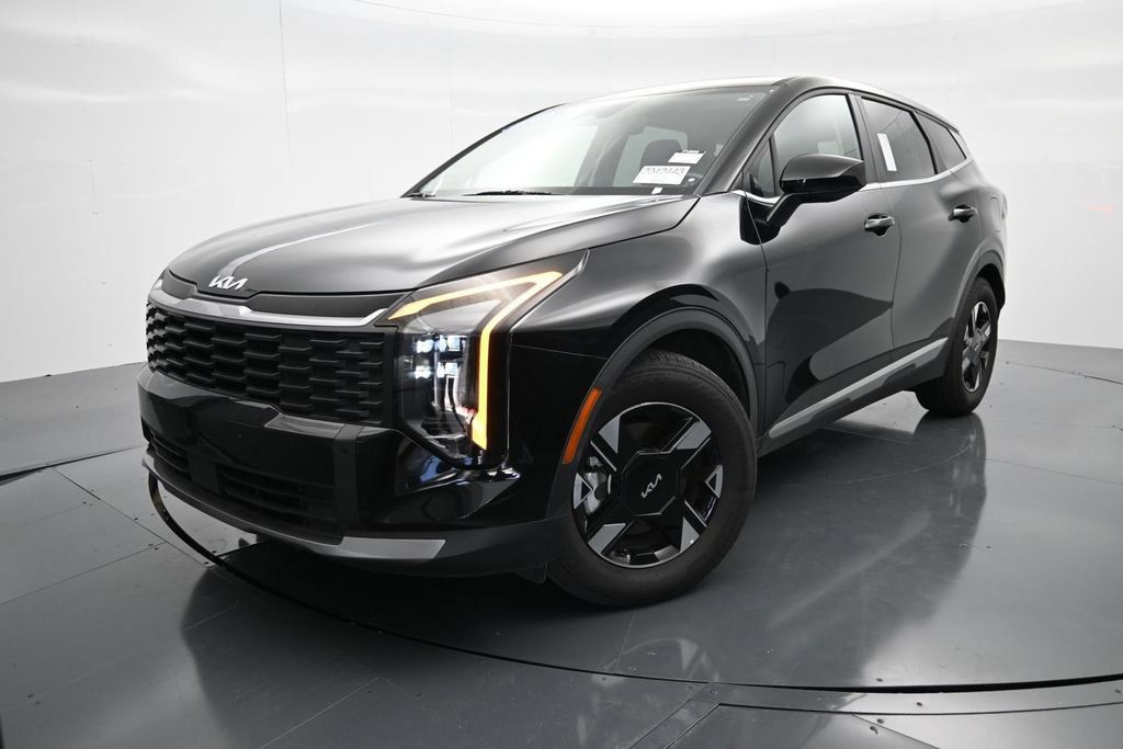 Used 2026 Kia Sportage LX FWD image 9