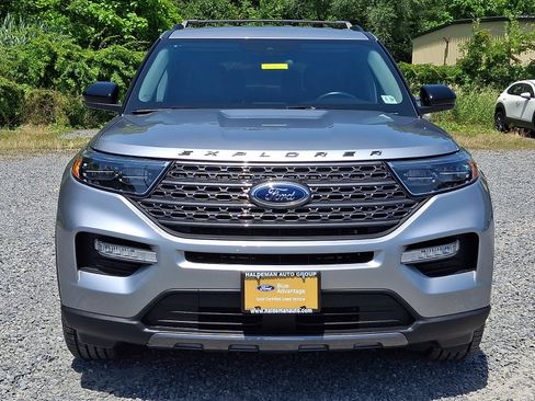 Certified 2023 Ford Explorer XLT w/ Equipment Group 202A AWD/4WD image 2