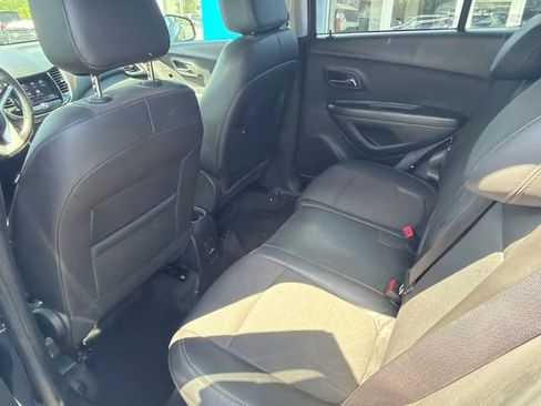 Used 2022 Chevrolet Trax LT w/ Driver Confidence Package AWD/4WD image 6