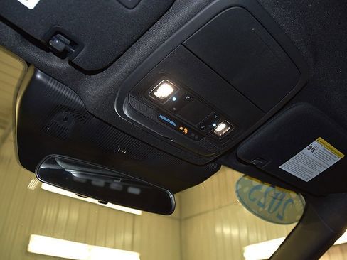 Used 2025 Ford Explorer ST-Line image 28