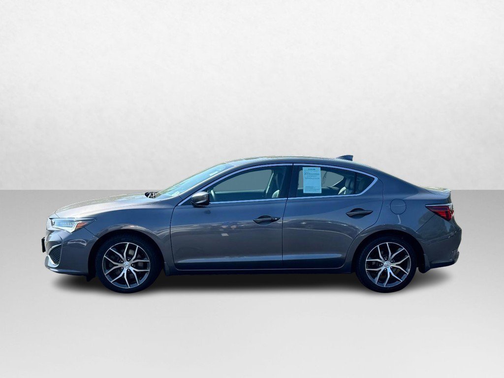 Used 2019 Acura ILX w/ Technology Package FWD image 2