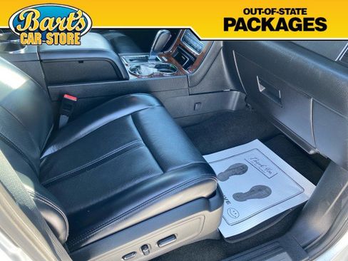 Used 2017 Lincoln Navigator Select image 18