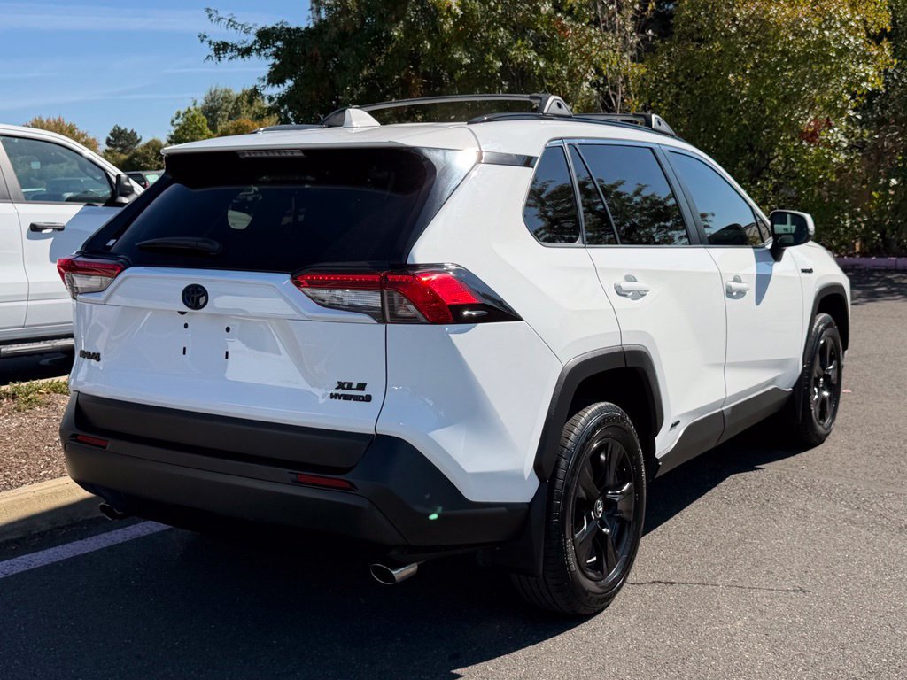 Used 2020 Toyota RAV4 XLE w/ XLE Grade Weather Package AWD/4WD image 7