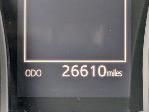Used 2020 Toyota Camry LE FWD image 6