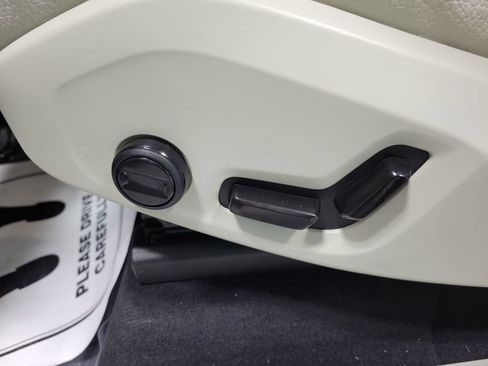 Used 2024 Volvo XC90 B6 Plus image 39