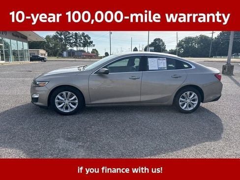 Used 2025 Chevrolet Malibu LT FWD image 2