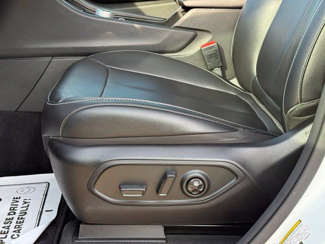 Used 2023 Jeep Grand Cherokee Limited w/ Black Appearance Package RWD image 14
