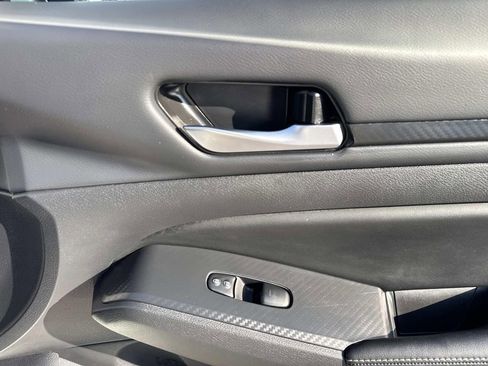 Used 2025 Nissan Altima 2.5 SV image 15