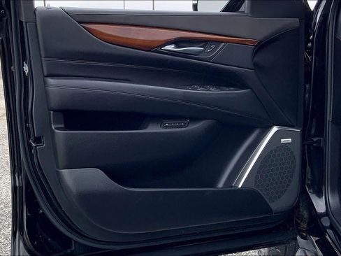 Used 2016 Cadillac Escalade ESV Luxury AWD/4WD image 21