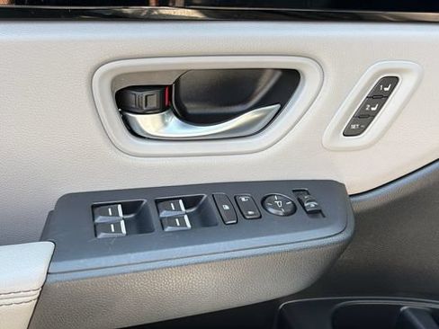 Used 2023 Honda Pilot EX-L image 9
