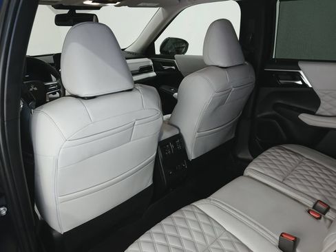 Used 2023 Mitsubishi Outlander SEL 40th Anniversary AWD/4WD image 14