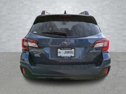 Used 2019 Subaru Outback 2.5i Premium image 6