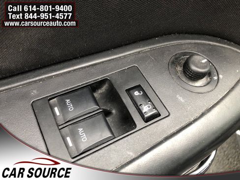 Used 2010 Dodge Challenger SE image 16