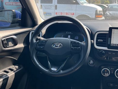 Used 2023 Hyundai Venue Limited w/ Cargo Package FWD image 16