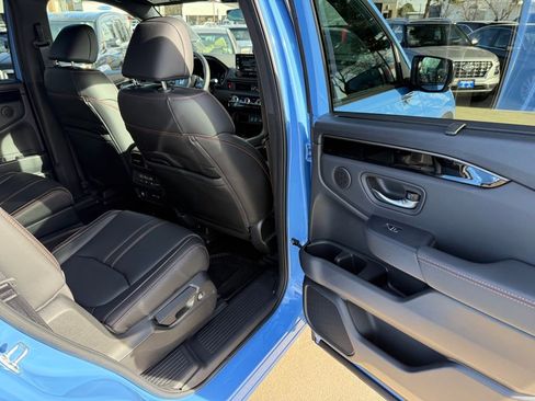 Certified 2025 Honda Pilot TrailSport image 39